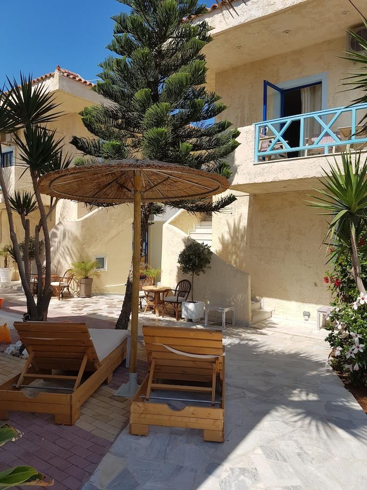 Galazio Apts And Suites By Estia. Analipsi  Extérieur photo